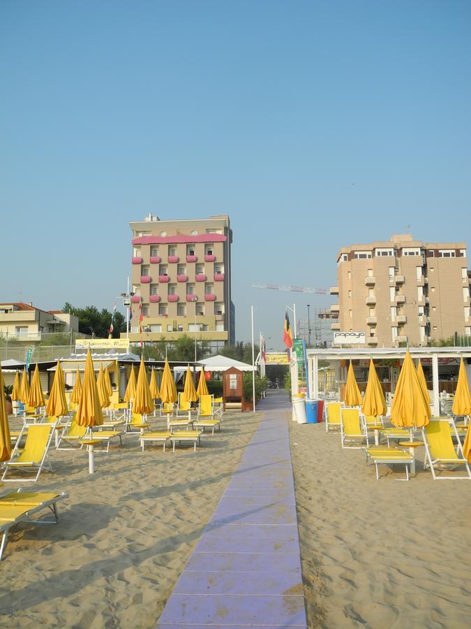 Hotel Atlantic Vista Mare Pesaro Exteriör bild