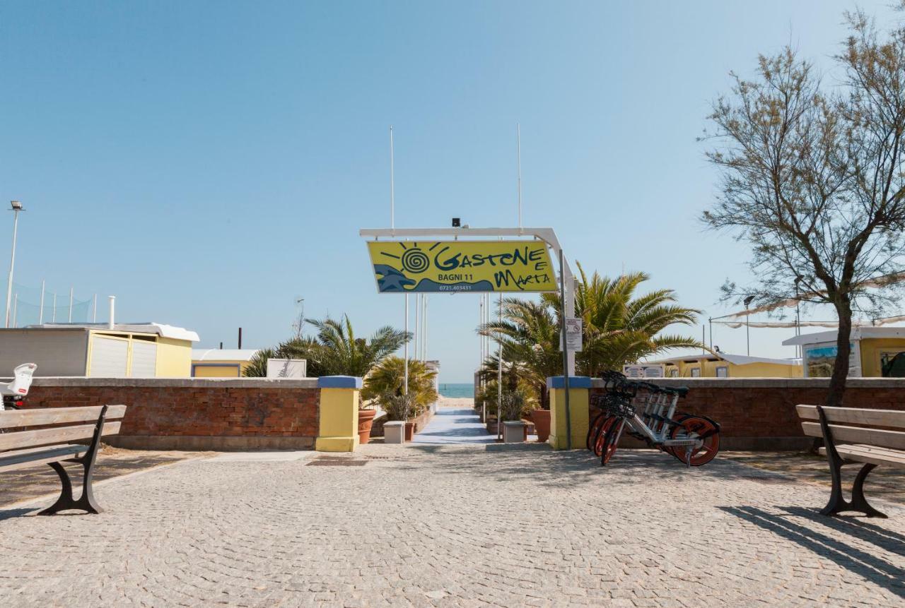 Hotel Atlantic Vista Mare Pesaro Exteriör bild